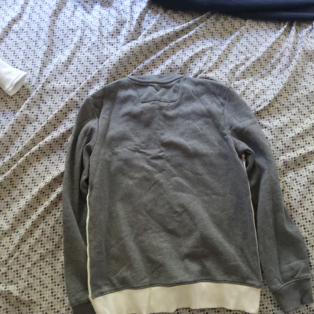 Sweater - Picture 3 of 3